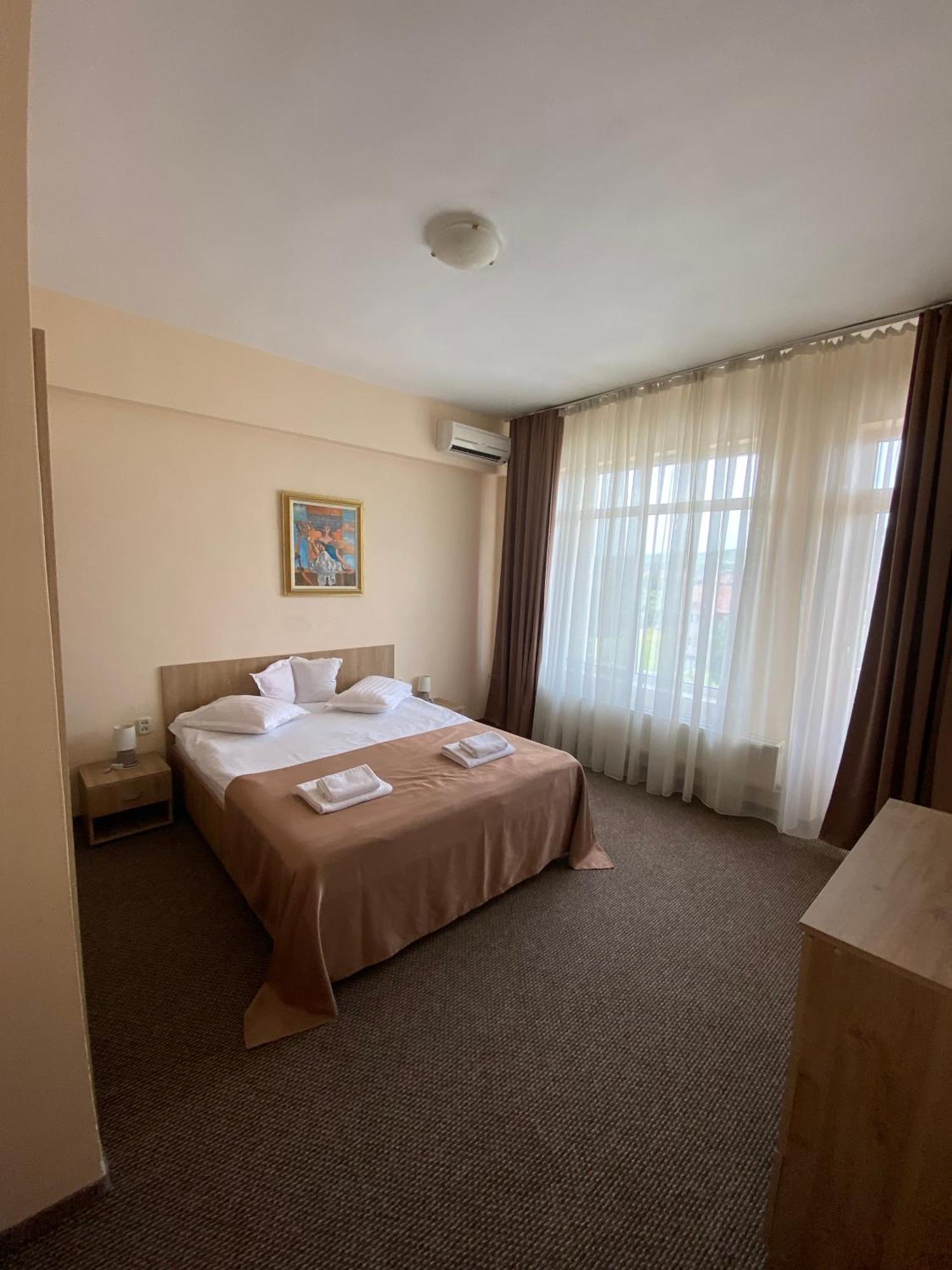 Hotel Diana Bistriţa エクステリア 写真
