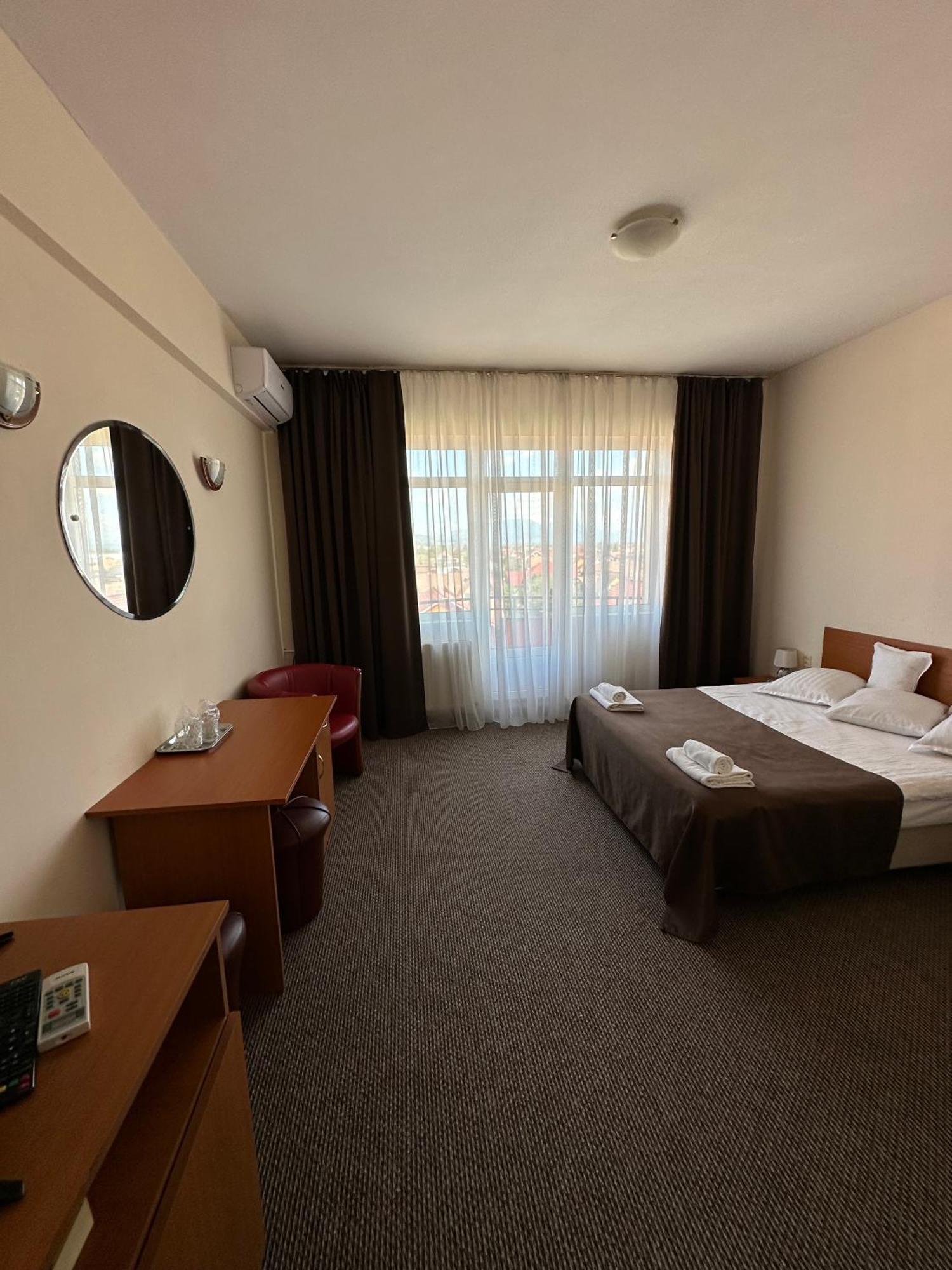 Hotel Diana Bistriţa エクステリア 写真