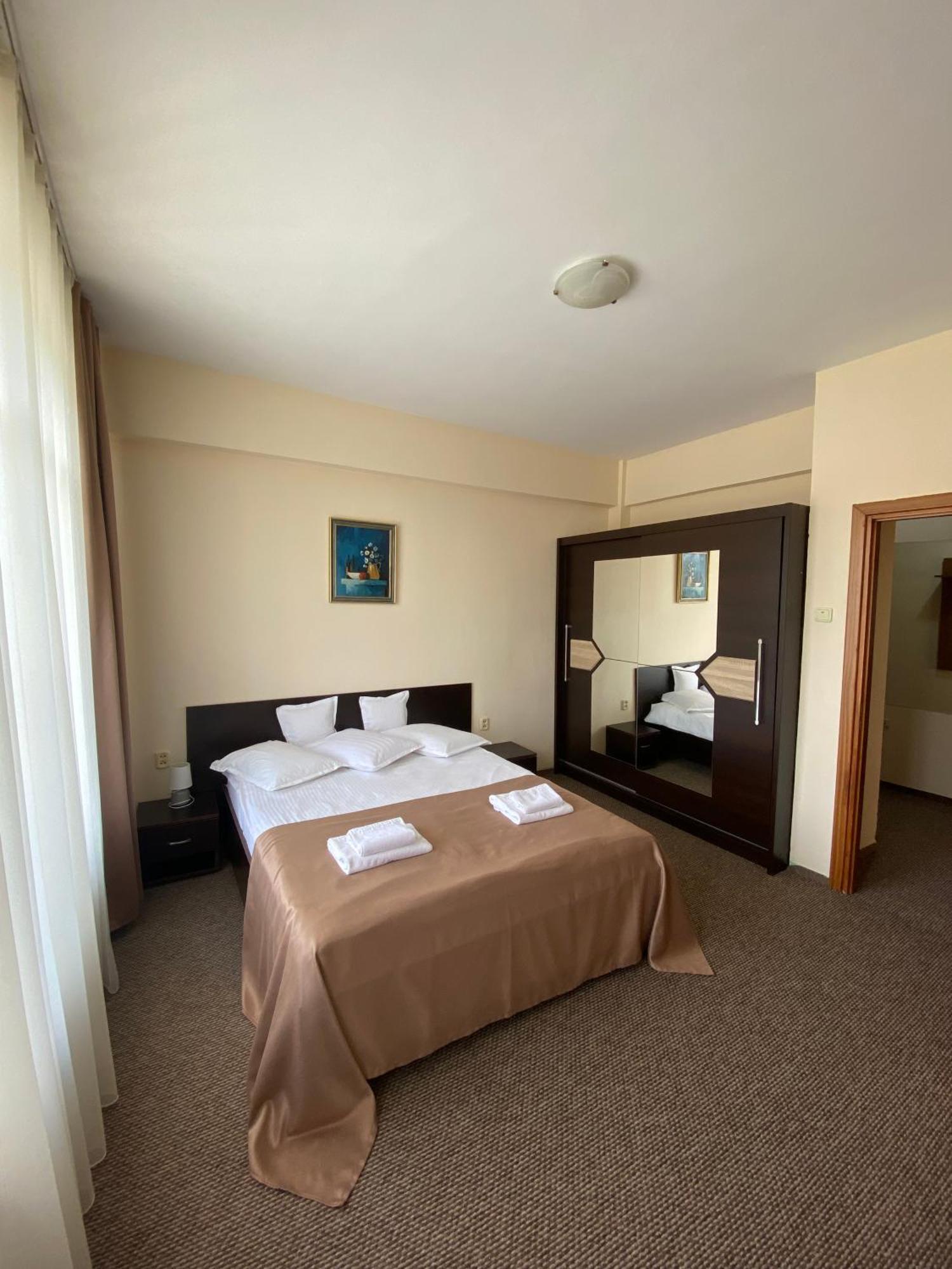 Hotel Diana Bistriţa エクステリア 写真
