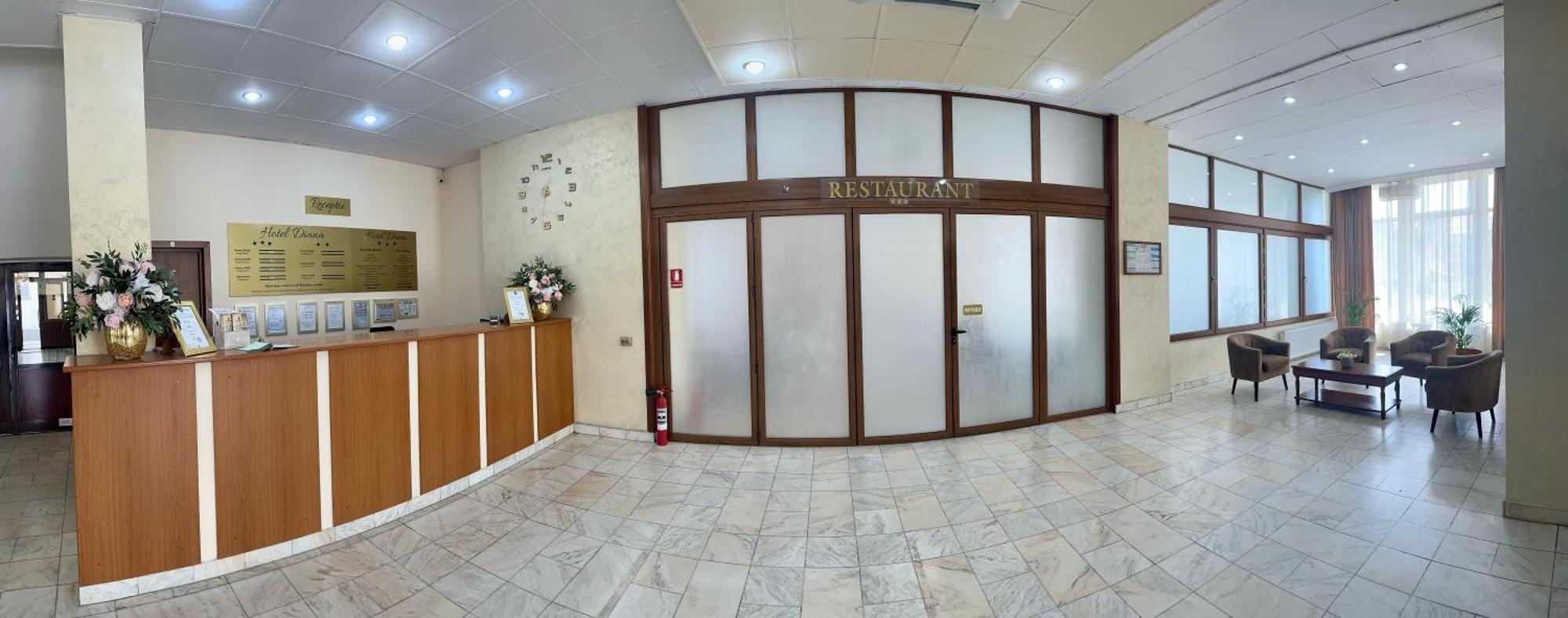 Hotel Diana Bistriţa エクステリア 写真